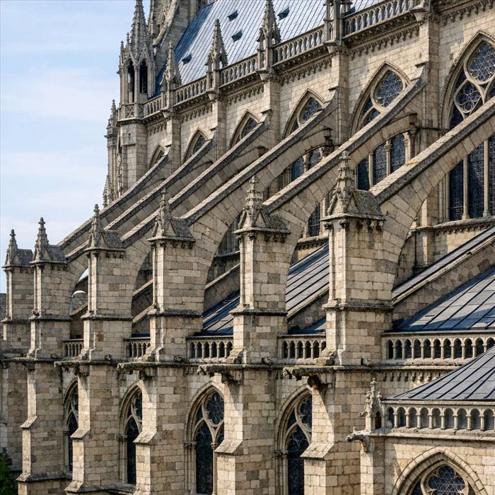 Pourquoi les cathédrales gothiques ont-elles des arcs-boutants ? | Guide