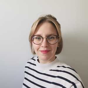 Alexandra , un décorateur d'intérieur à Houilles